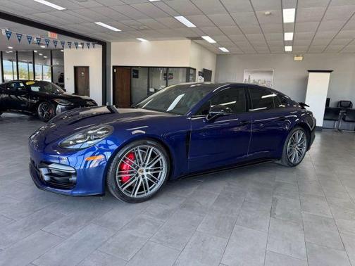 2020 Porsche Panamera GTS