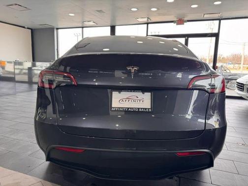 2024 Tesla Model Y Long Range