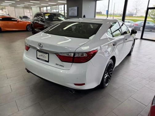 2015 Lexus ES 350 Crafted Line