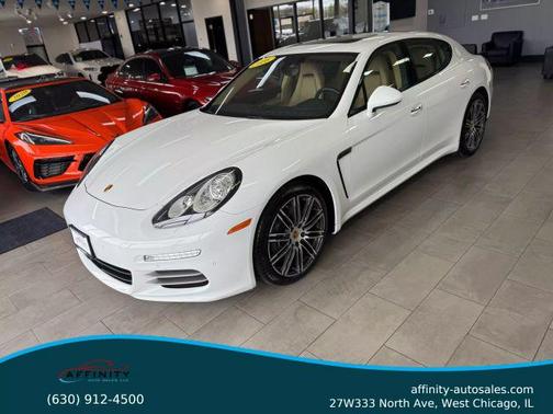 2016 Porsche Panamera 4 Edition
