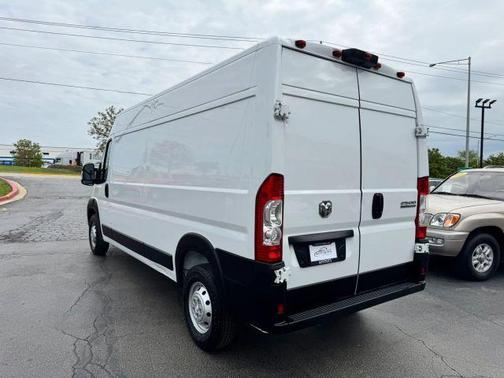 White 2024 RAM ProMaster 2500 High Roof