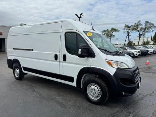 White 2024 RAM ProMaster 2500 High Roof