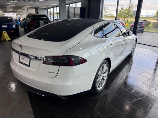 2015 Tesla Model S 85D