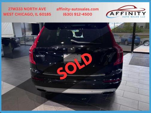 2016 Volvo XC90 T6 Momentum