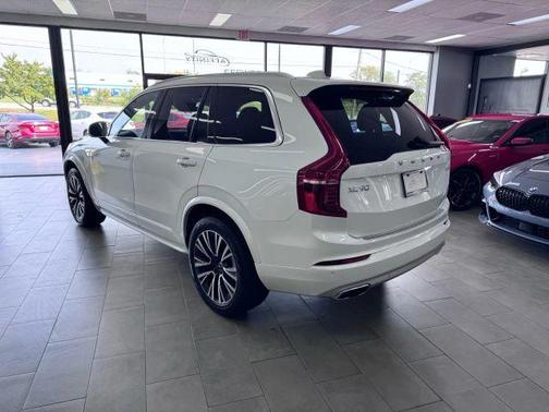 2020 Volvo XC90 T5 Momentum 7 Passenger