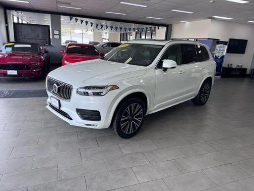 2020 Volvo XC90 T5 Momentum 7 Passenger