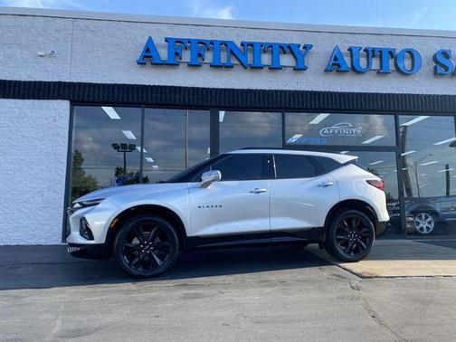 Photo 3 of 50 of 2019 Chevrolet Blazer RS