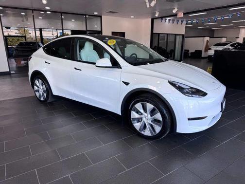 2024 Tesla Model Y Long Range