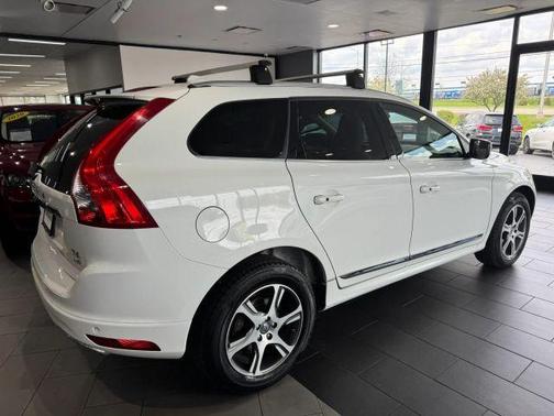 Ice White 2014 Volvo XC60 T6