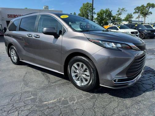Gray 2022 Toyota Sienna XLE
