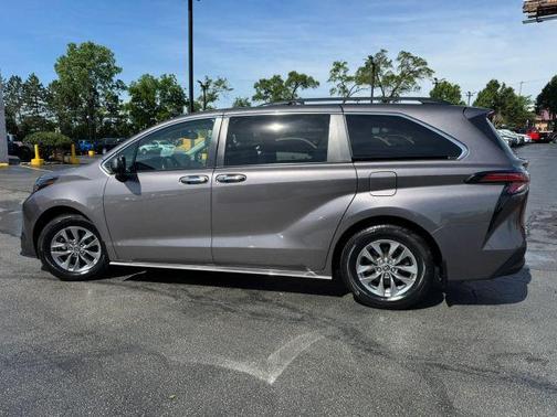 Gray 2022 Toyota Sienna XLE