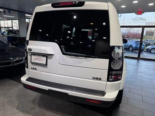 2016 Land Rover LR4 Base