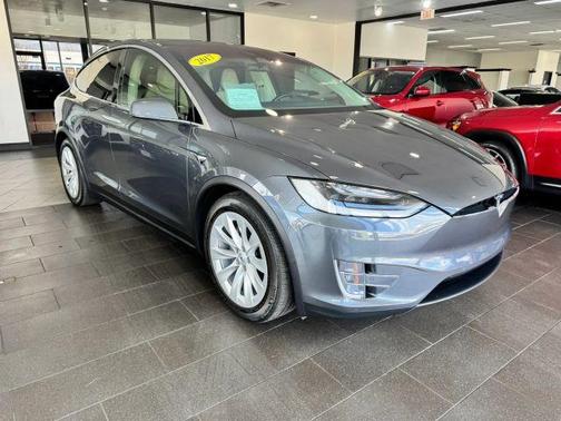Gray 2017 Tesla Model X 90D