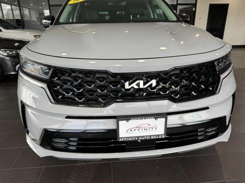 Gray 2023 Kia Sorento S