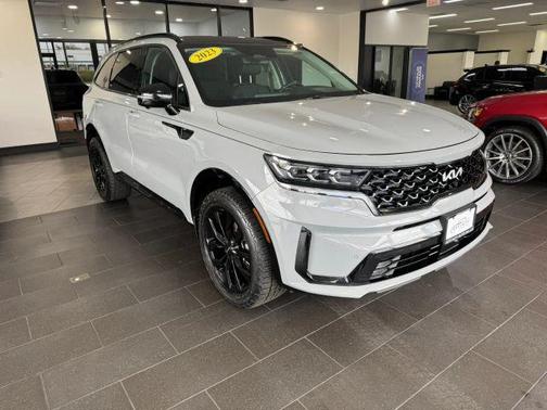 Gray 2023 Kia Sorento S