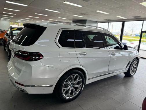 2023 BMW X7 xDrive40i