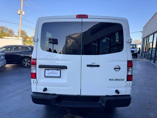2018 Nissan NV Passenger NV3500 HD S V6/S V8