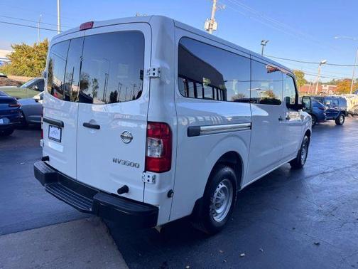 2018 Nissan NV Passenger NV3500 HD S V6/S V8