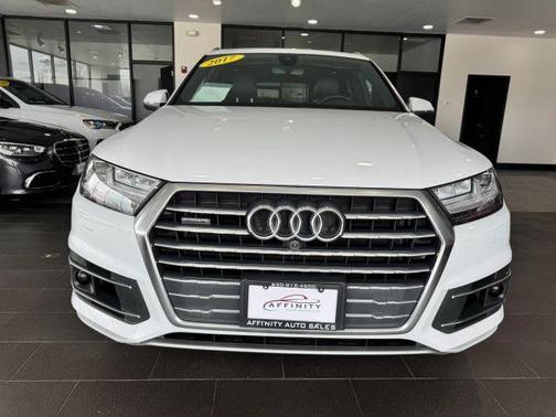 Glacier White Metallic 2017 Audi Q7 3.0T Prestige