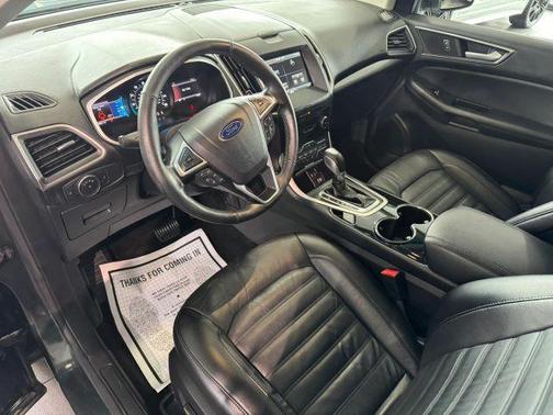 Green 2015 Ford Edge SEL