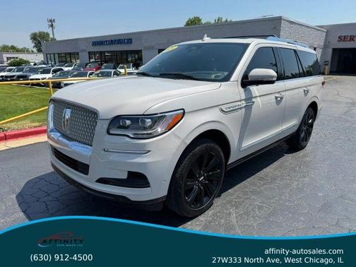 White 2024 Lincoln Navigator Reserve
