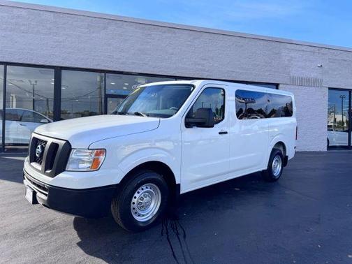 2017 Nissan NV Passenger NV3500 HD S V6/S V8