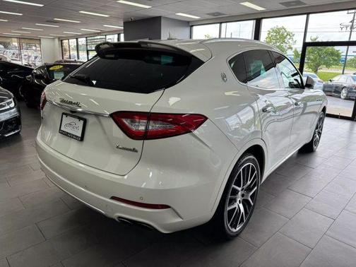 2017 Maserati Levante Base