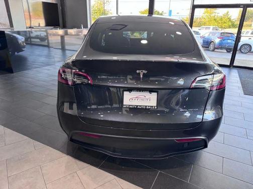 2024 Tesla Model Y Long Range