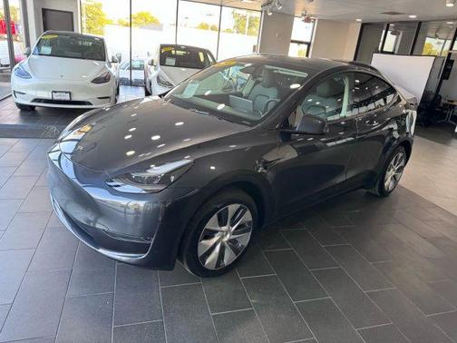 2024 Tesla Model Y Long Range