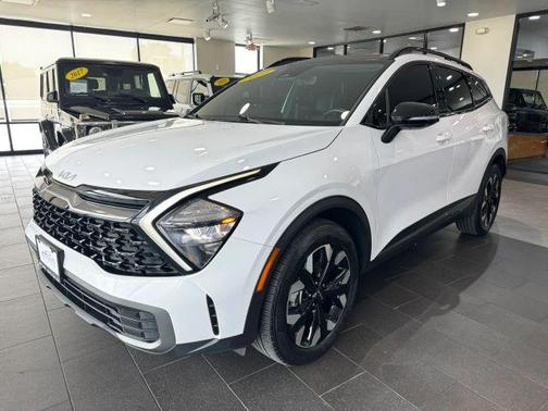 White 2023 Kia Sportage X-Line