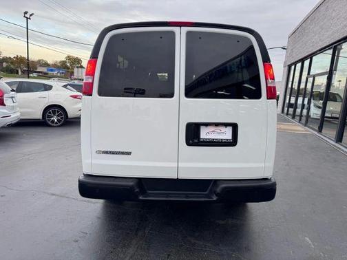 2022 Chevrolet Express 3500 LS