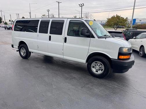 2022 Chevrolet Express 3500 LS