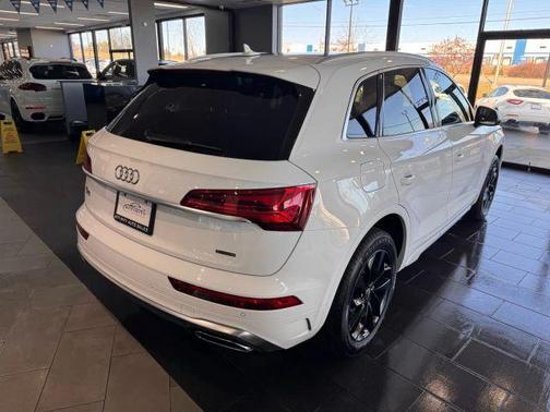 2024 Audi Q5 45 S line quattro Premium