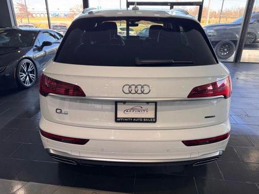 2024 Audi Q5 45 S line quattro Premium
