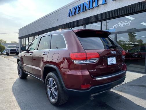 Photo 5 of 47 of 2017 Jeep Grand Cherokee Limited