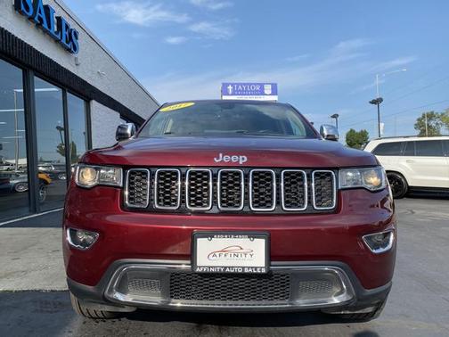 Photo 5 of 47 of 2017 Jeep Grand Cherokee Limited