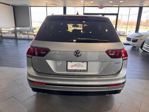 2021 Volkswagen Tiguan 2.0T SE R-Line Black