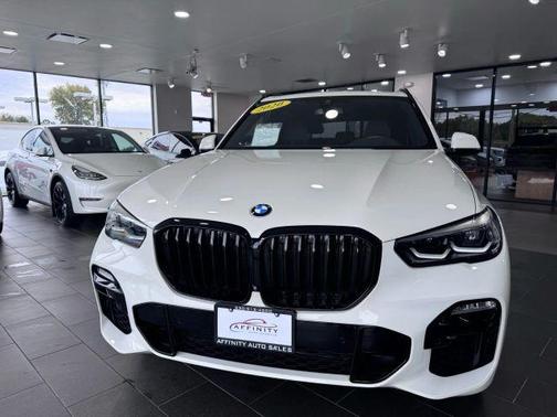 2020 BMW X5 M50i