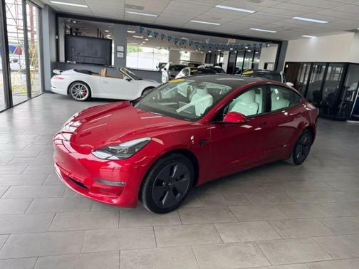 2022 Tesla Model 3 Long Range