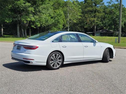 2023 Audi A8 L 55 TFSI quattro Tiptronic