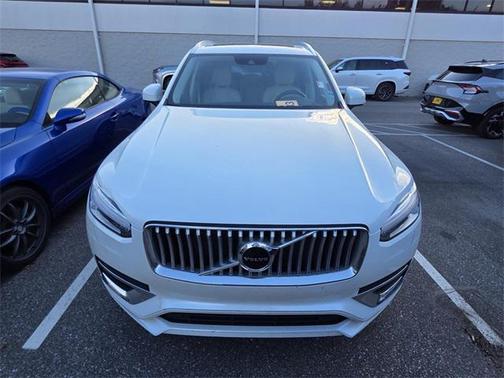 2021 Volvo XC90 Recharge Plug-In Hybrid T8 Inscription Expression 7 Passenger