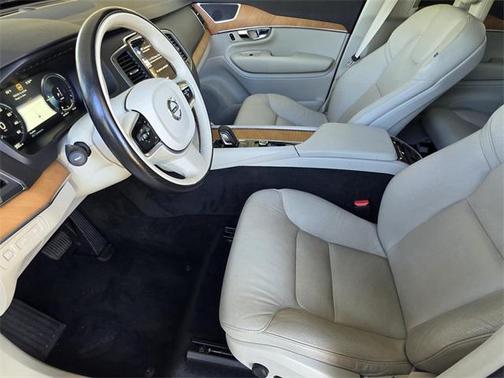 2021 Volvo XC90 Recharge Plug-In Hybrid T8 Inscription Expression 7 Passenger