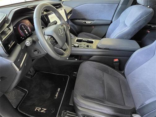 2023 Lexus RZ 450e Luxury