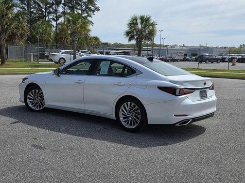 2023 Lexus ES 350 Ultra Luxury