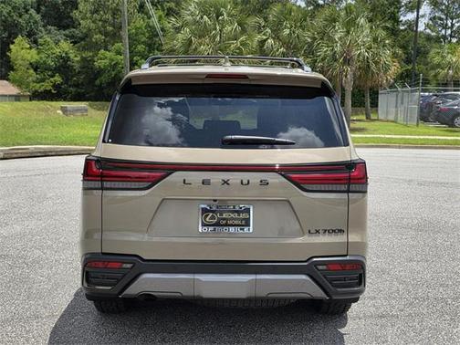 2025 Lexus LX 700h Overtrail