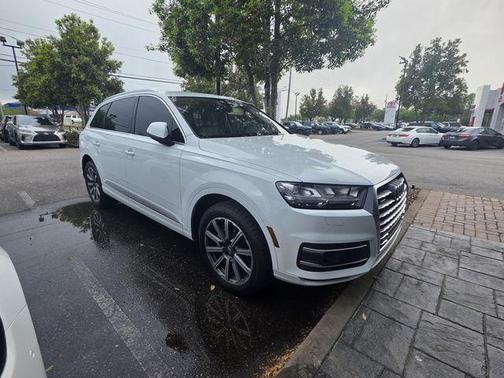 Glacier White 2017 Audi Q7 3.0T Premium