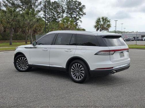 Pristine White Metallic Tri-Coat 2022 Lincoln Aviator Reserve