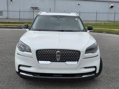 Pristine White Metallic Tri-Coat 2022 Lincoln Aviator Reserve