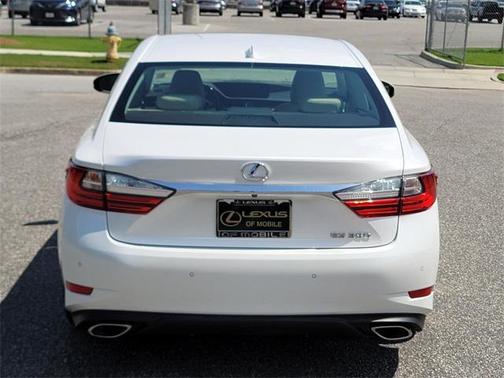 2017 Lexus ES 350 Base