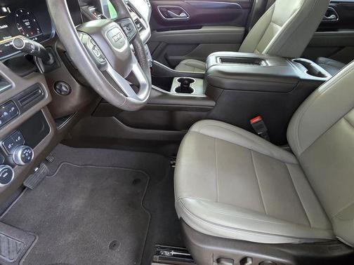 2022 GMC Yukon XL SLT